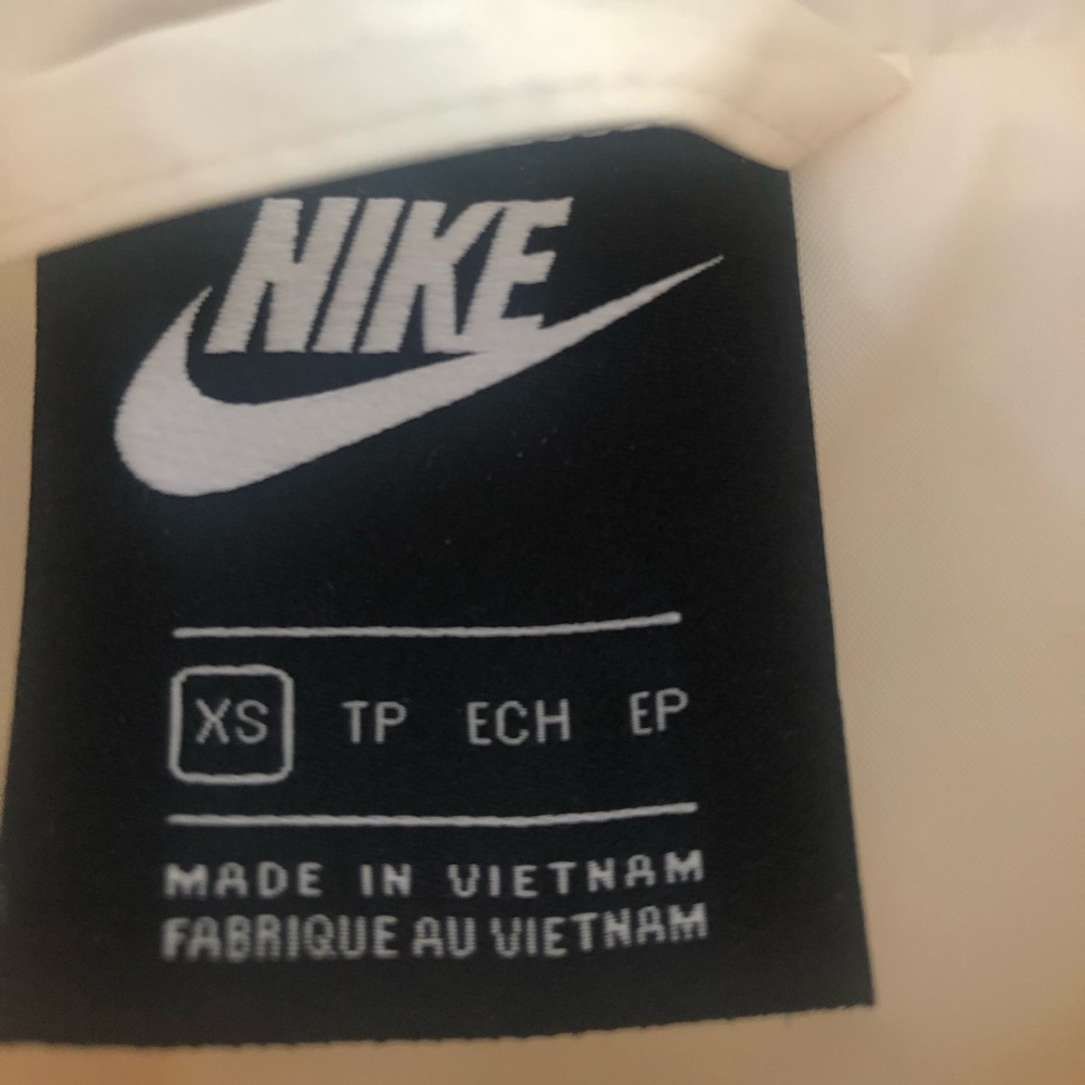 Nike Puffer Sportswear Synthetic Fill Jacket Ivory Cream - Picture 9 of 11